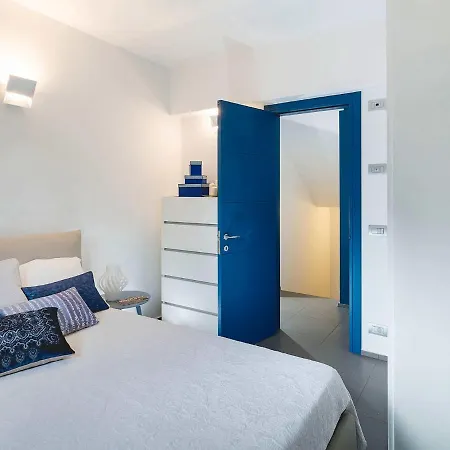 Holoiday In With Terrace Holiday home Cefalu