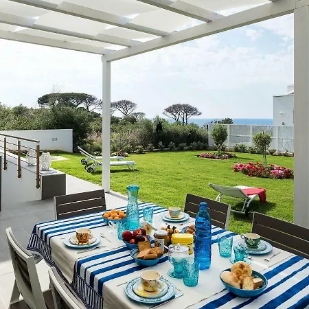 Feriehus Holoiday In With Terrace Cefalù